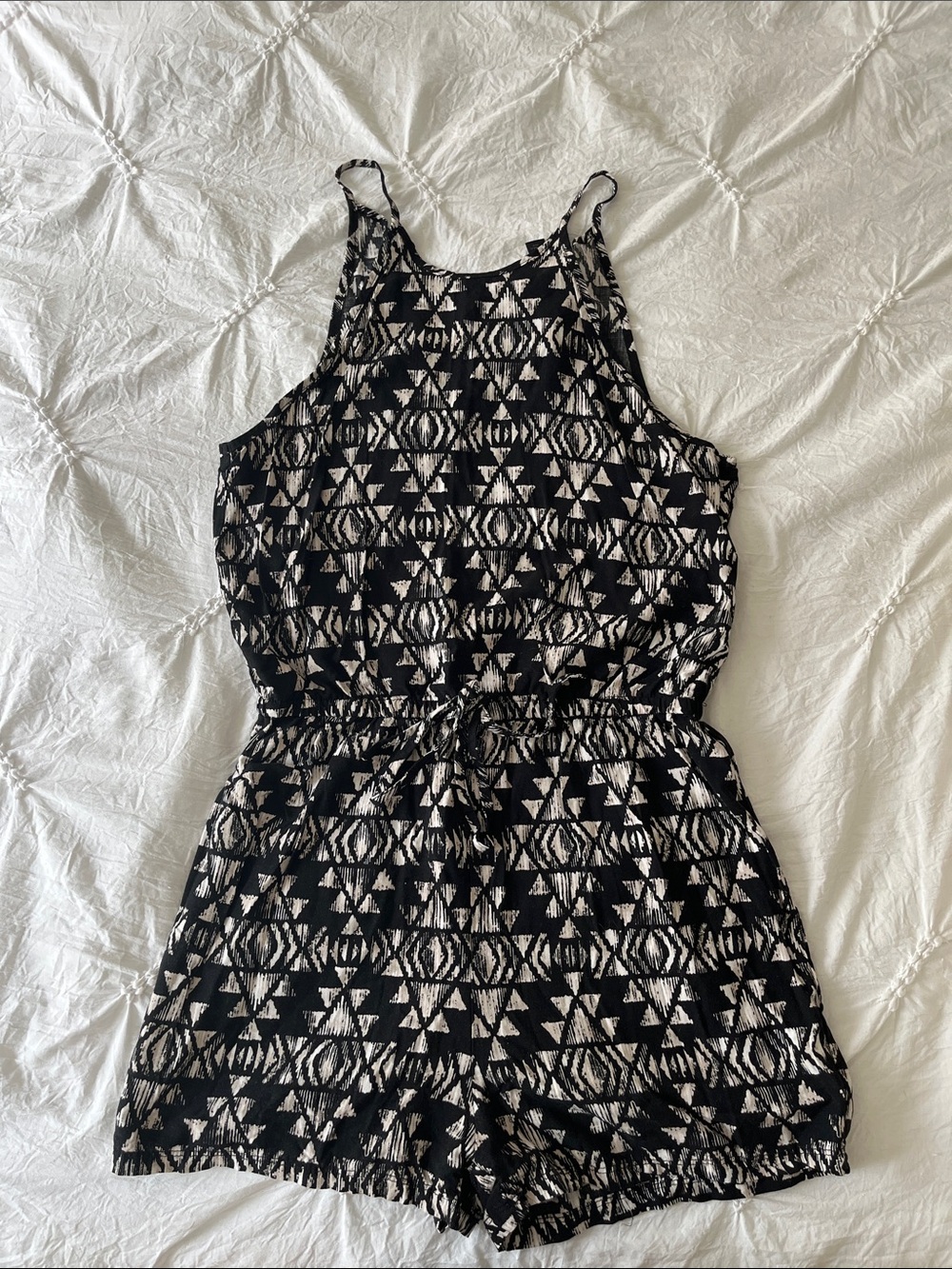 Aeropostale Black & Cream Geometric Sleeveless Romper